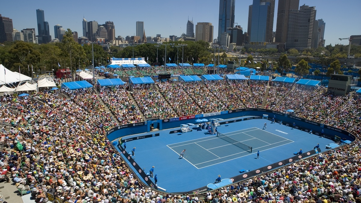 Travel to the Australian Open Tennis in a luxury maxi taxi or limo